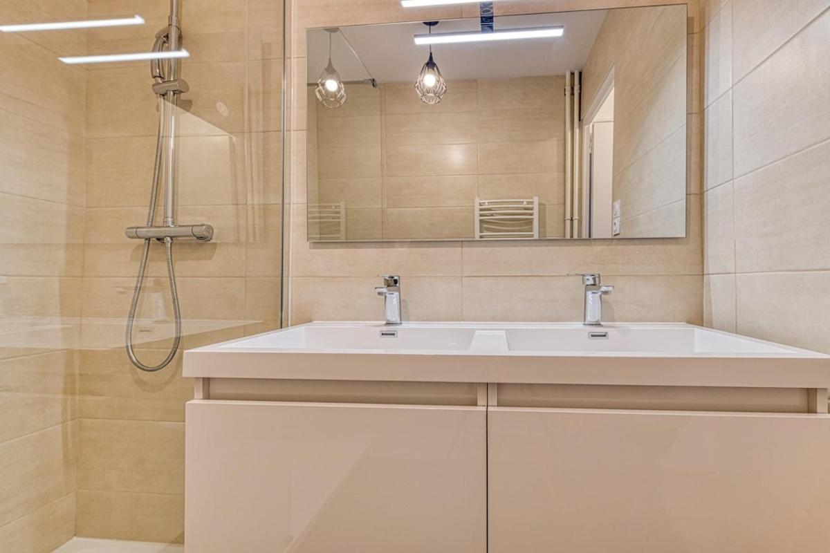Magnificent Apartment, 4 Bedrooms, Fiber Wifi Grenoble Exteriör bild